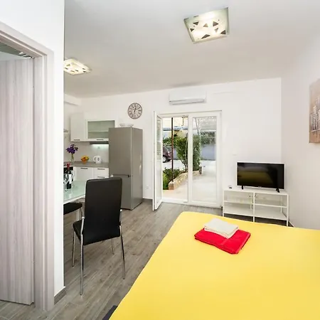 Apartment Mary Split